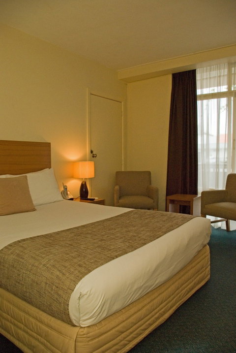 Admiralty Inn - Accommodation Burleigh 2