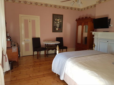 Angas Plains Wines Suites - Accommodation Burleigh 0