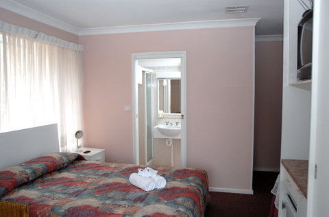 Blue And White Lodge - Accommodation Burleigh 1