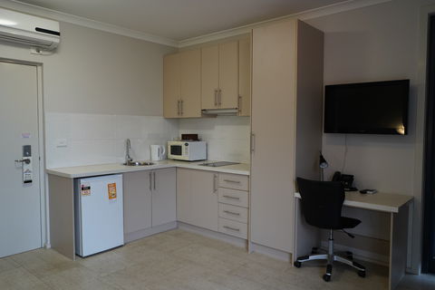 Carlton Lygon Lodge - Accommodation Burleigh 2