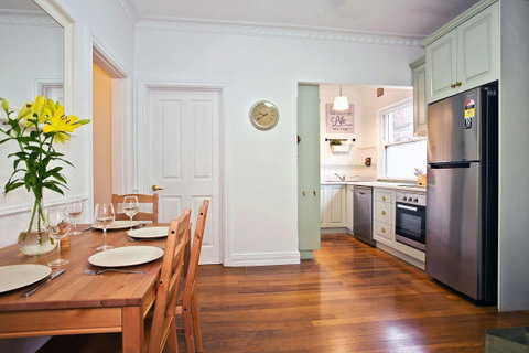 Casa Dolce Cottage - Accommodation Burleigh 0