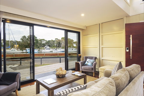Coastal Pods Wynyard - Accommodation Burleigh 2