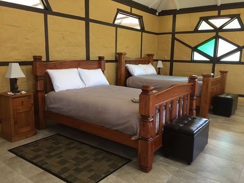 Coonandry Cottage - Accommodation Burleigh 0