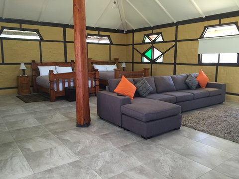 Coonandry Cottage - Accommodation Burleigh 1