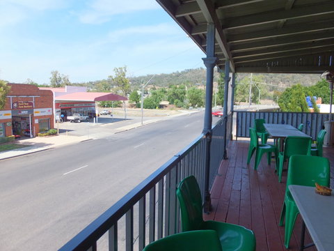 Federal Hotel - Accommodation Burleigh 1