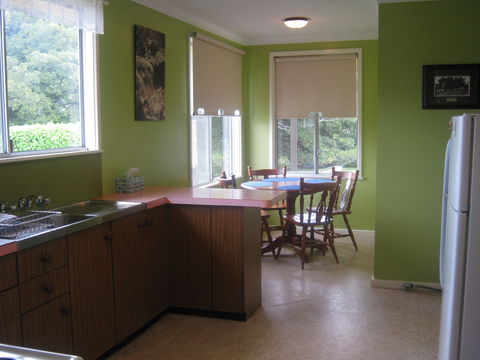 Figtree Cottage - Accommodation Burleigh 2