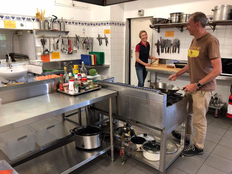 Glenella Guesthouse - Accommodation Burleigh 2