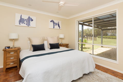 Hillcrest House - Accommodation Burleigh 2