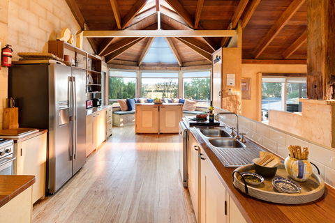 I Villini Estate - Accommodation Burleigh 2