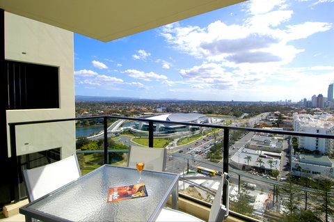 Mantra Broadbeach On The Park - Accommodation Burleigh 2