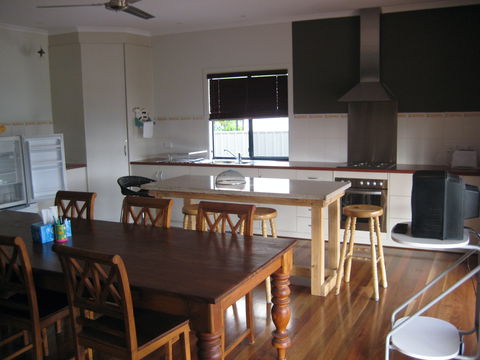 Marie's Cottage - Accommodation Burleigh 1