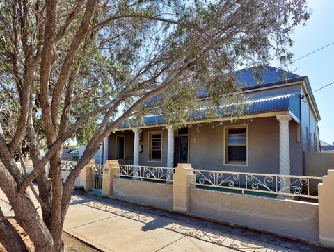 McCulloch's Rest - Accommodation Burleigh 0