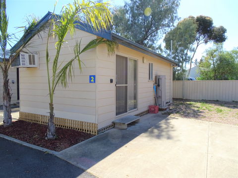Moonta Bay Cabins - Cabin 2 - Accommodation Burleigh 0