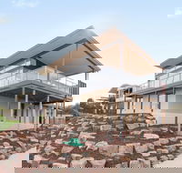 Neighbour Avenue - Accommodation Burleigh