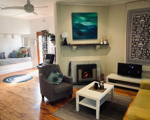 Outback Shack - Accommodation Burleigh 1