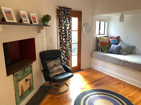 Outback Shack - Accommodation Burleigh 2