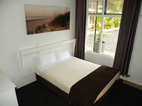Park Beach Hotel Motel - Accommodation Burleigh 1