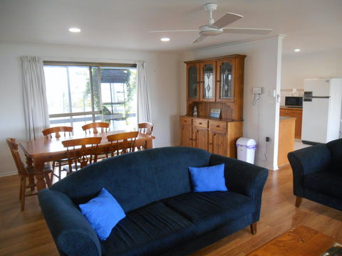 Roshy's Retreat - Accommodation Burleigh 2