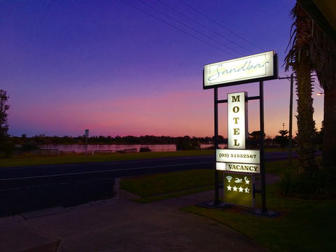Sandbar Motel Lakes Entrance - Accommodation Burleigh 0