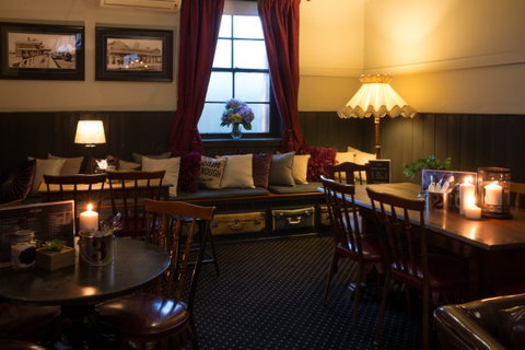 Southern Railway Hotel - Accommodation Burleigh 1