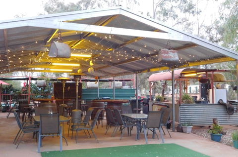 Stuarts Well Roadhouse - Accommodation Burleigh 2