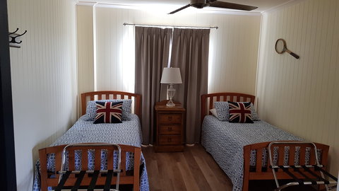 The Wattle Lodge - Accommodation Burleigh 2