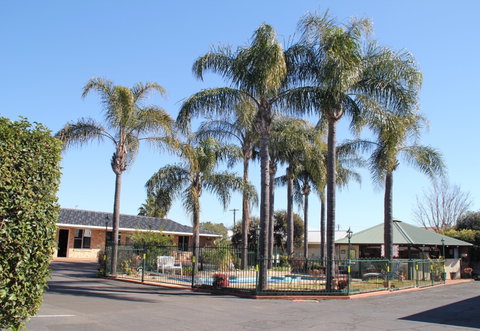 Town And Country Motor Inn - Tamworth - Accommodation Burleigh 0