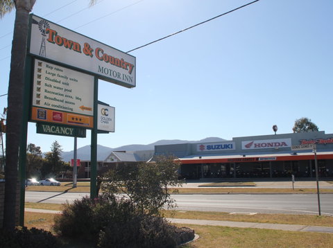 Town And Country Motor Inn - Tamworth - Accommodation Burleigh 1