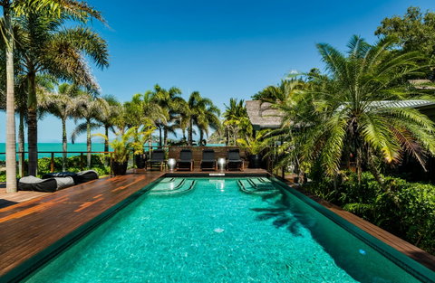 Trinity Beach Palace - Accommodation Burleigh 2