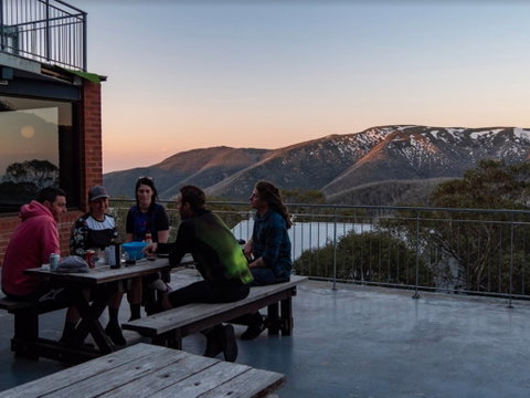 Viking Alpine Lodge - Accommodation Burleigh 1