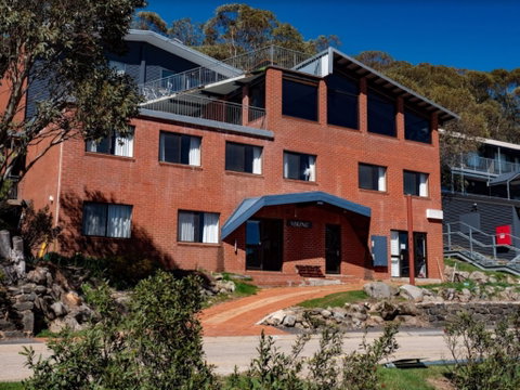 Viking Alpine Lodge - Accommodation Burleigh 2