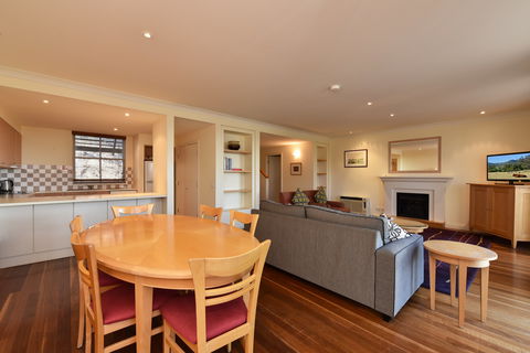 Villa Chambourcin - Accommodation Burleigh 2