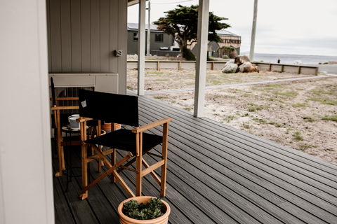 Whitemark Foreshore Apartments - Accommodation Burleigh 2