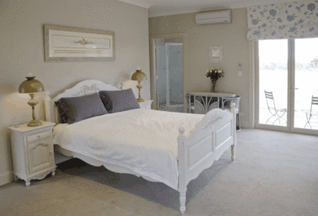 Myan Breezes Guesthouse - Accommodation Burleigh 0