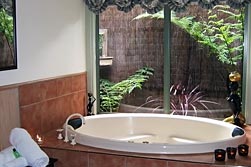 Eagle Hammer Cottages - Accommodation Burleigh 4