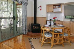 Eagle Hammer Cottages - Accommodation Burleigh 5