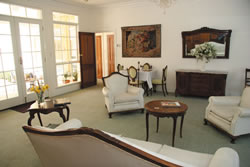 Montfort Manor - Accommodation Burleigh 0