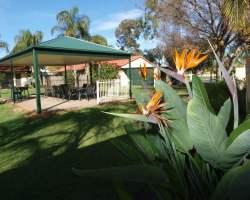 Acacia Holiday Apartments And Cabins - Accommodation Burleigh 5