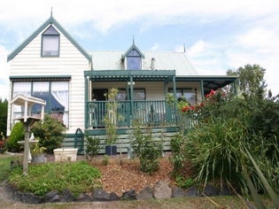 Alfay Cottage - Accommodation Burleigh 0