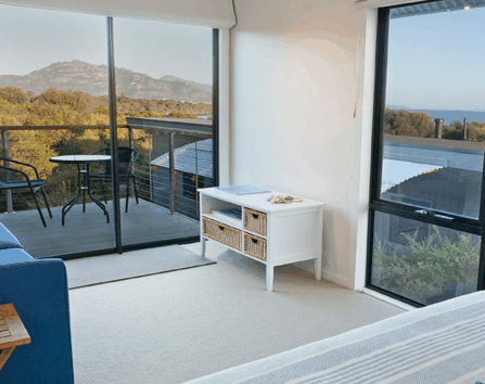 Hazards Hideaway - Accommodation Burleigh 2