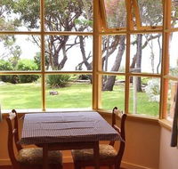 Anchlia Waterfront Cottage - Accommodation Burleigh