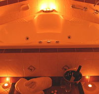 Anglesea Overboard Seaside Cottage - Accommodation Burleigh