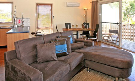 Anglesea Overboard Seaside Cottage - Accommodation Burleigh 5