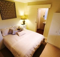 The Dragonfly B  B - Accommodation Burleigh