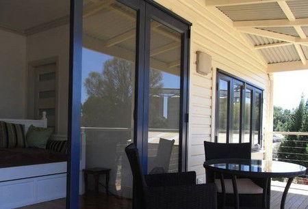 Allawah Church Stay - Accommodation Burleigh 2
