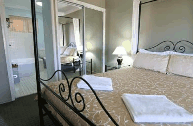 Ashby House Motor Inn - Accommodation Burleigh 1