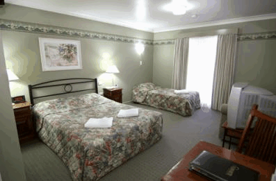 Ashby House Motor Inn - Accommodation Burleigh 2