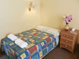St Leonards Mansions - Accommodation Burleigh 4