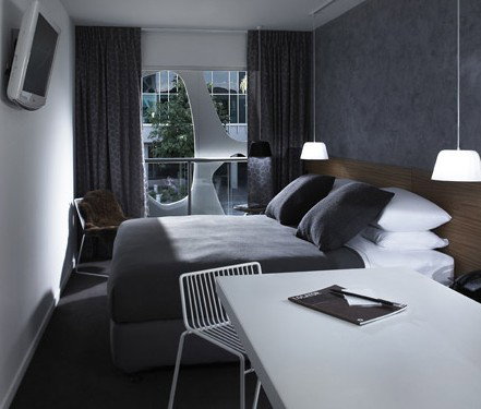 The Limes Hotel - Accommodation Burleigh 2