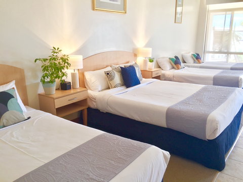 COAST Motel And Apartments - Accommodation Burleigh 4